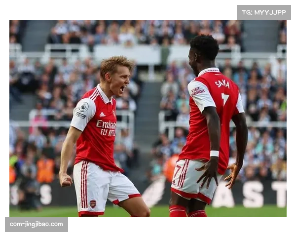 阿斯顿维拉对阵西汉姆联手球未判,埃莫森手臂位置受讨论